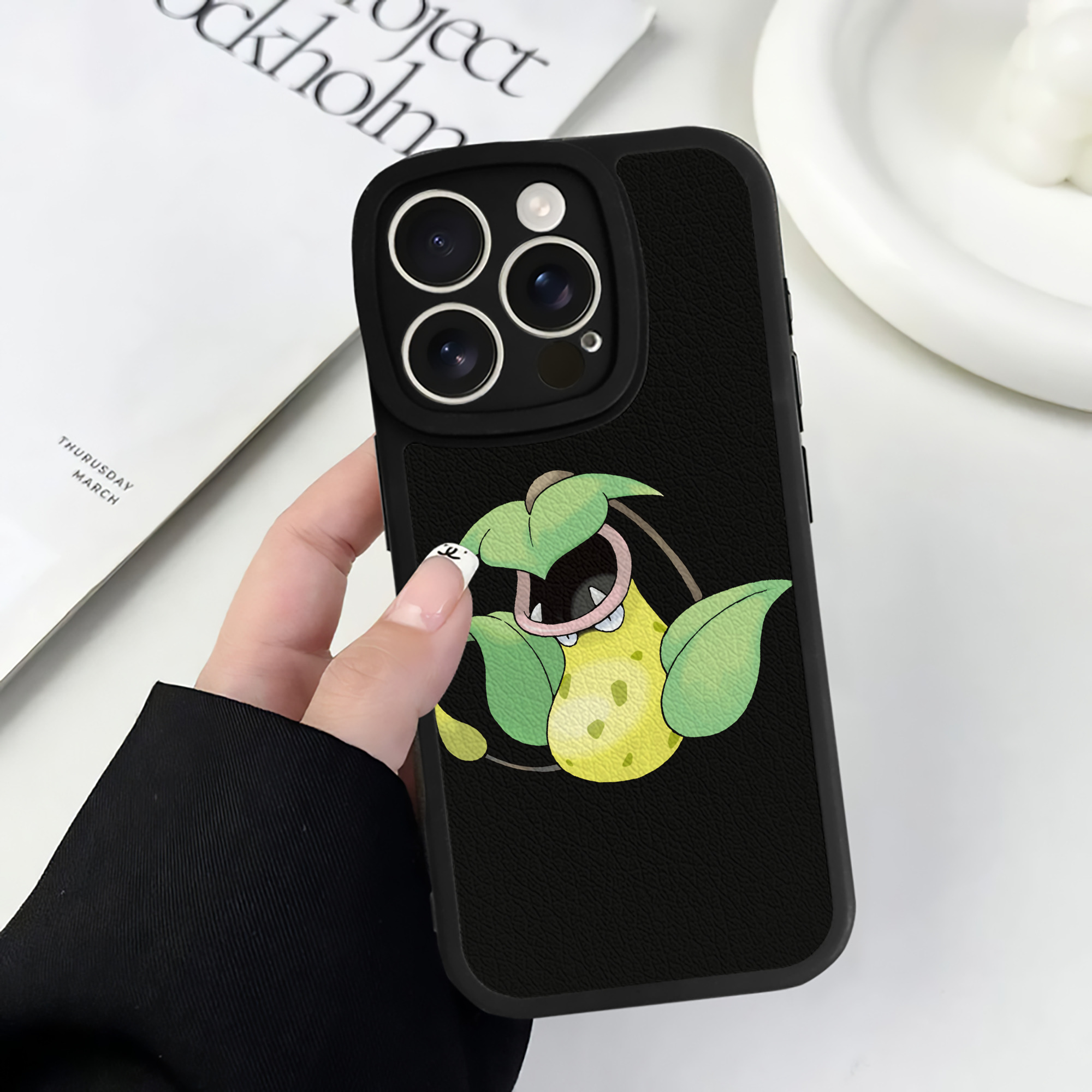 （画像用） ポケットモンスター Pokémon 【iPhone 16シリーズ対応】シリコンスマホケース（レザー調） 材質：シリコン